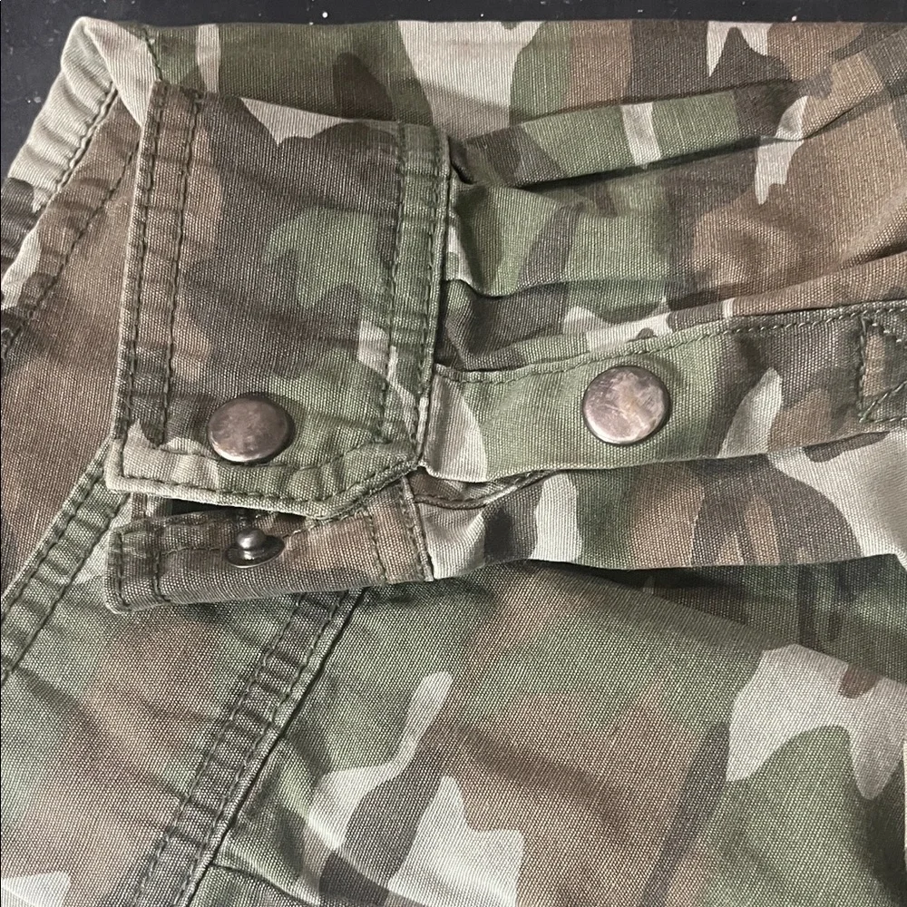 Camouflage Button-Down Utility Shirt - Green Camo - Picture 4 of 5